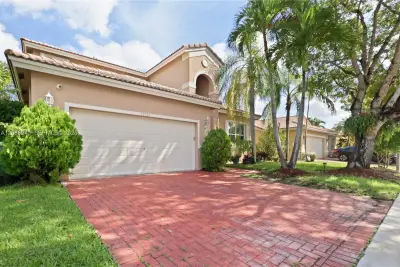 19331 SW 15th St, Pembroke Pines: photo 1 of 55