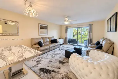 400 NE 14th Ave #419, Hallandale Beach: photo 1 of 11