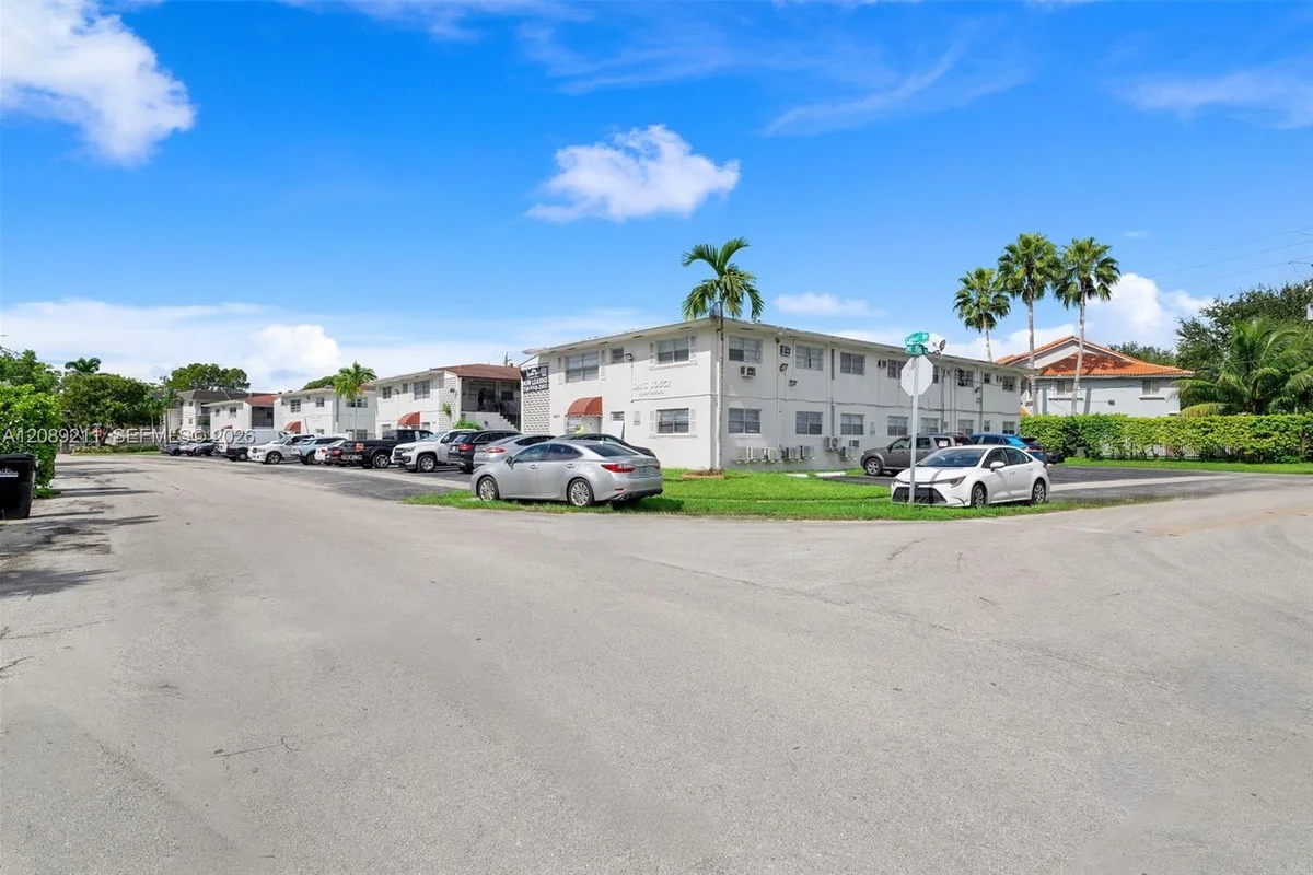 11625 Canal Dr #16 N, North Miami: photo 1 of 1