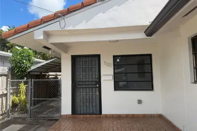 1107 NW 30th Ave, Miami: photo 1 of 26