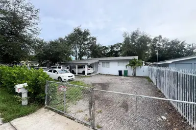 1310 Sharar Ave, Opa-locka: photo 1 of 16