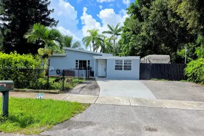 102 Williams Rd, West Park: photo 1 of 50