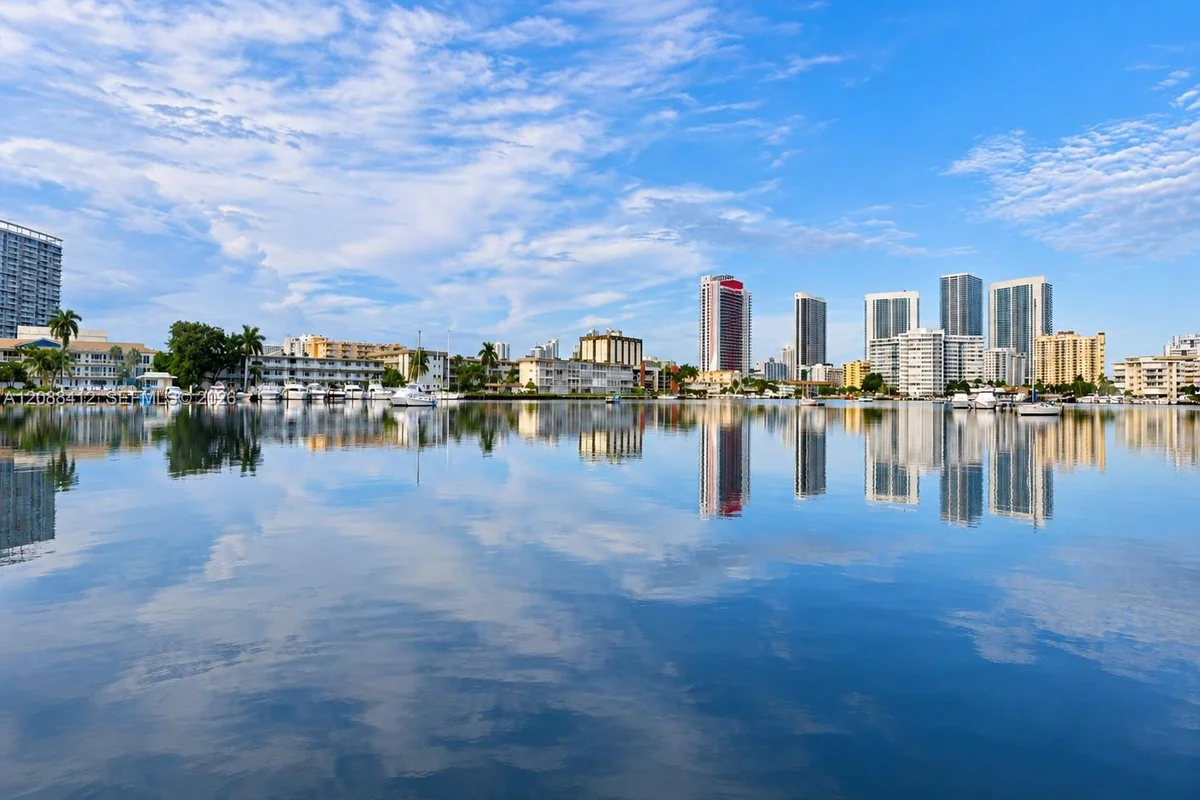 430 Golden Isles Dr #205, Hallandale Beach: photo 1 of 20