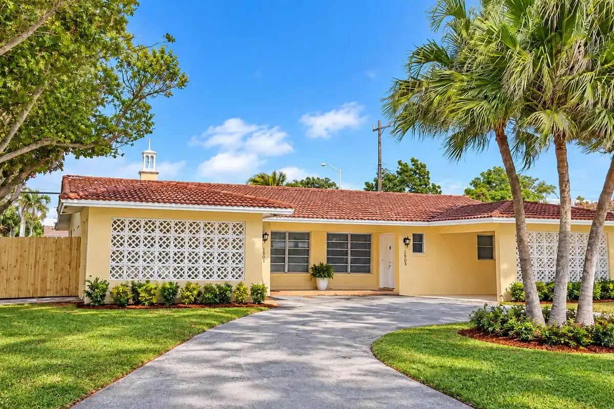 1501 NE 60th St, Fort Lauderdale: photo 1 of 15