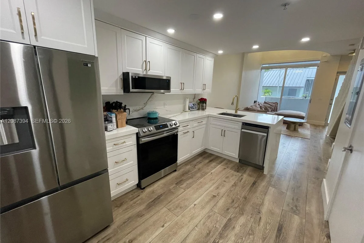 3339 Virginia St #141, Miami: photo 1 of 14