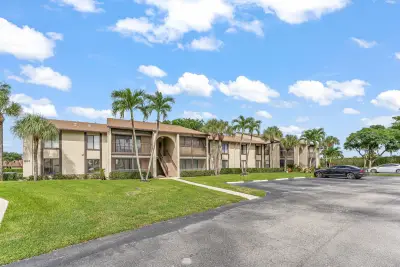 805 Sky Pine Way #F2, Greenacres: photo 1 of 28
