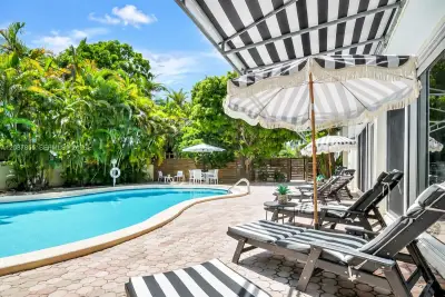 260 Sunrise Dr #D, Key Biscayne: photo 1 of 32