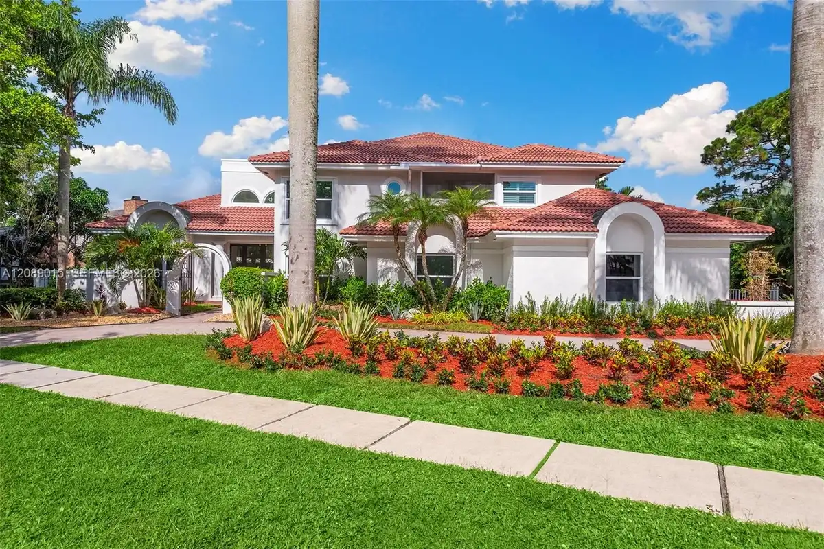 4499 Woodfield Blvd, Boca Raton: photo 1 of 47