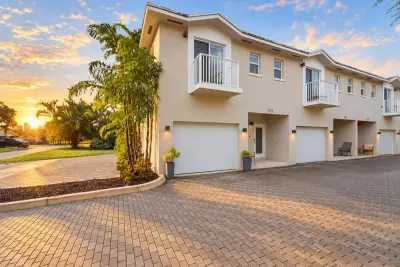 1029 NW 2nd Ave, Fort Lauderdale: photo 1 of 24