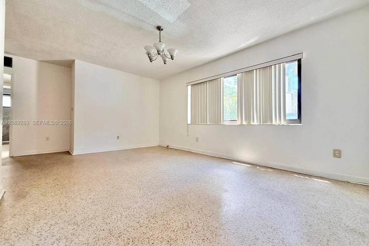 609 Lenox Ave #1, Miami Beach: photo 1 of 10