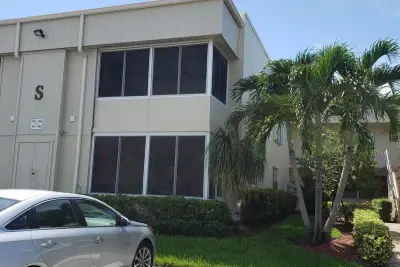 904 Flanders Dr S, Delray Beach: photo 1 of 44