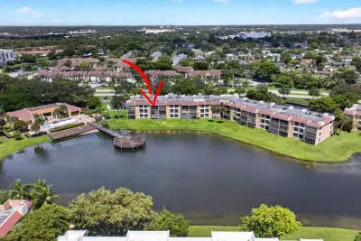 5626 Coral Lake Dr #302, Margate: photo 1 of 52