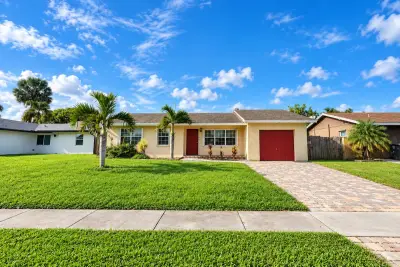 9135 Saddlecreek Dr, Boca Raton: photo 1 of 18