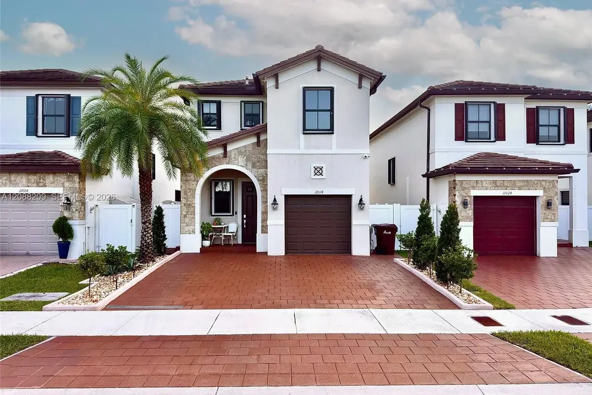 11014 W 35th Ln, Hialeah: photo 1 of 67
