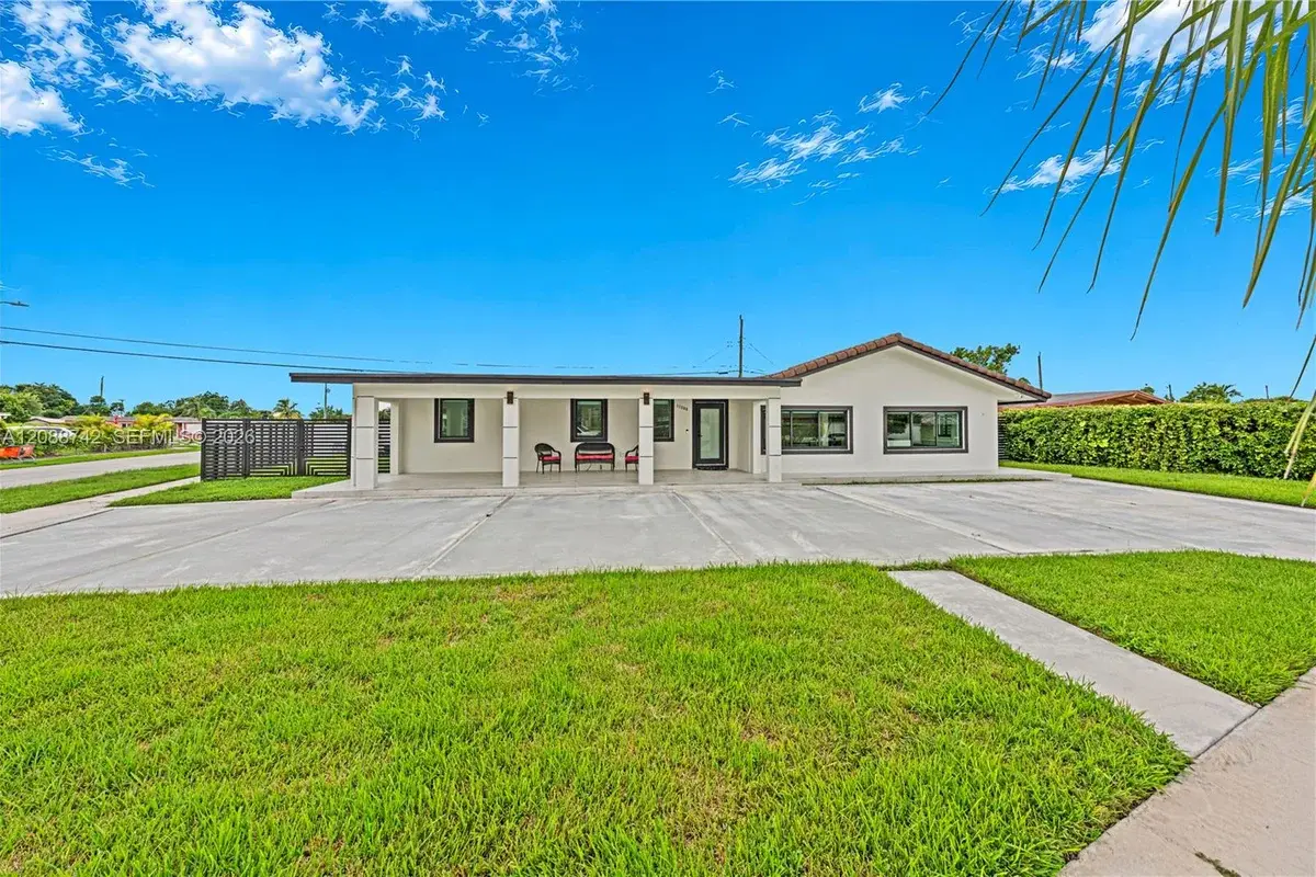 11300 SW 43rd St, Miami: photo 1 of 31