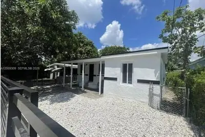 1741 NW 68th Ter, Miami: photo 1 of 11