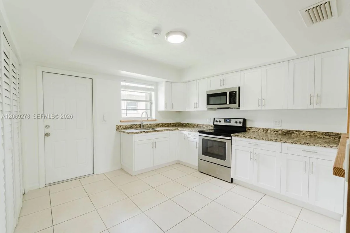 25513 SW 107th Ct, Homestead: photo 1 of 17