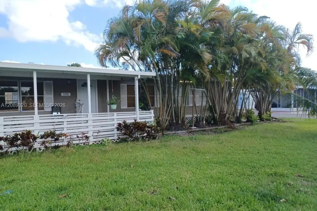 19800 SW 180th Ave #135, Miami: photo 1 of 8