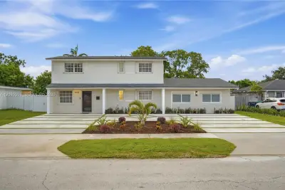 16010 SW 100th Ct, Miami: photo 1 of 30