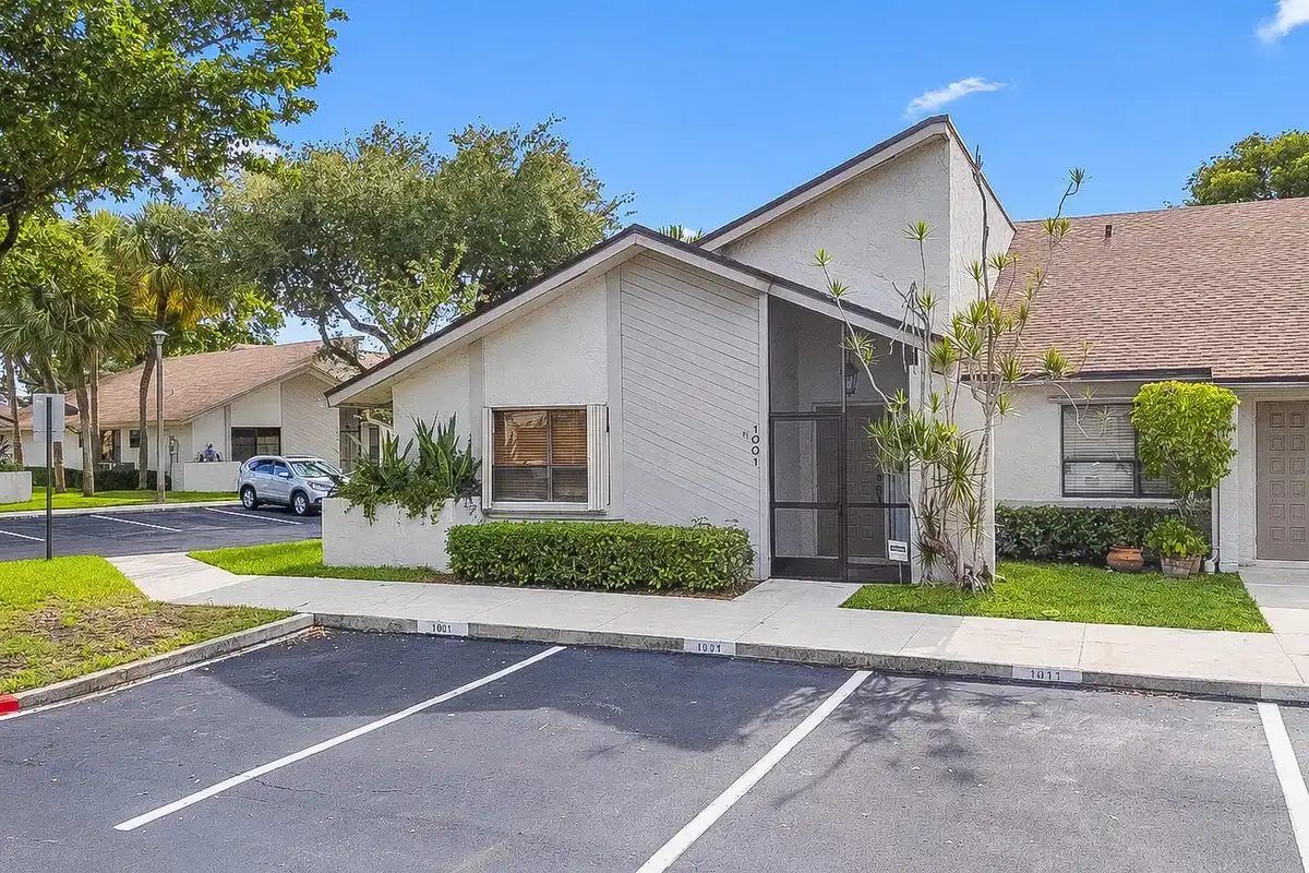 1001 NW 79th Ave, Plantation: photo 1 of 38