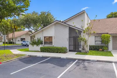 1001 NW 79th Ave, Plantation: photo 1 of 38