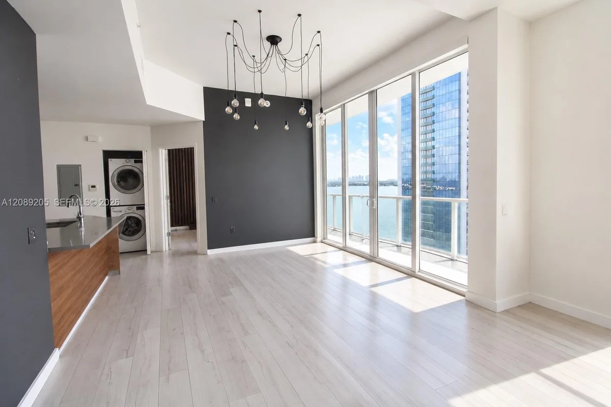 601 NE 27th St #1806, Miami: photo 1 of 33