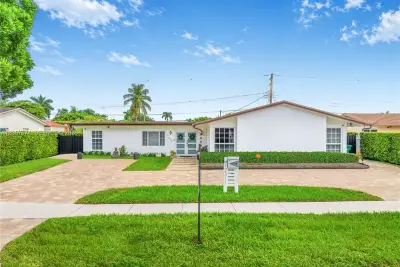 12311 SW 39th Ter, Miami: photo 1 of 41