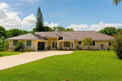 20430 SW 53rd Pl, Pembroke Pines: photo 1 of 39