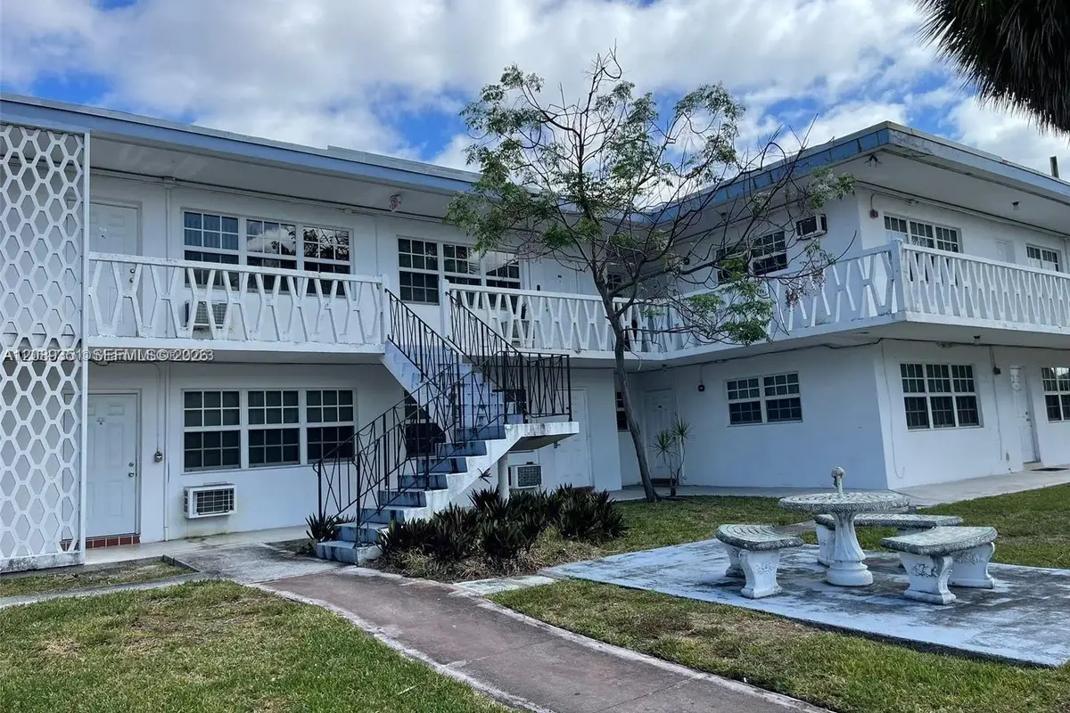 1471 NE 170th St #224A, North Miami Beach: photo 1 of 13