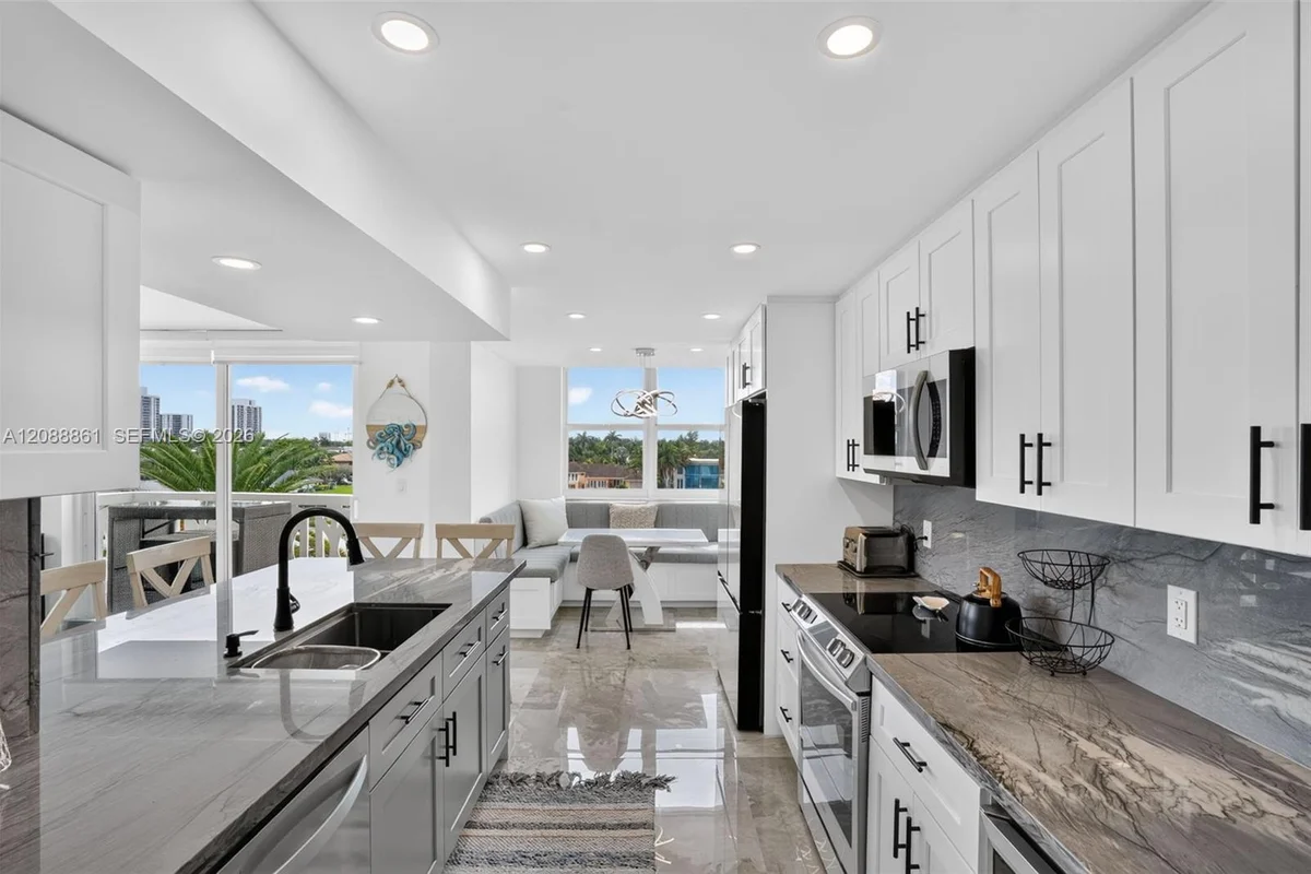3113 S Ocean Dr #510, Hallandale Beach: photo 1 of 48