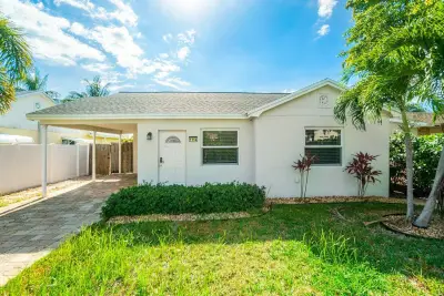 1114 S M St, Lake Worth Beach: photo 1 of 29