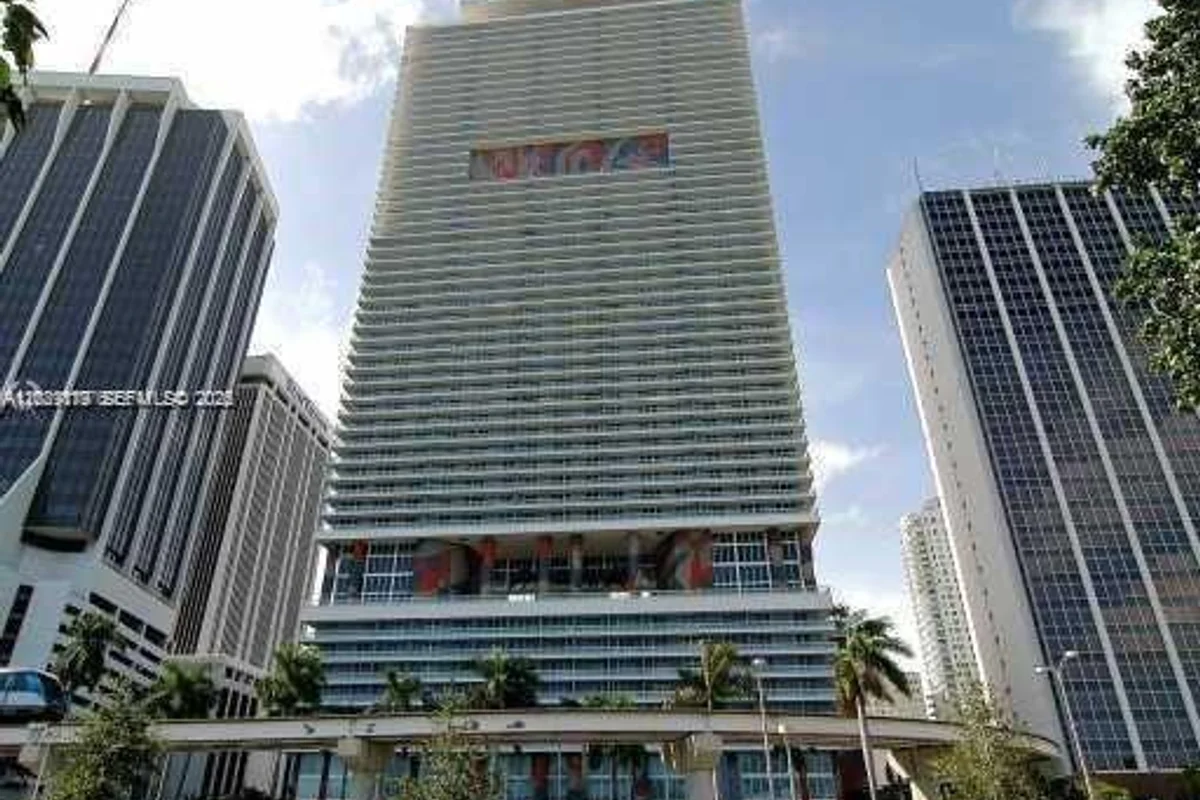 50 Biscayne Blvd #4409, Miami: photo 1 of 11