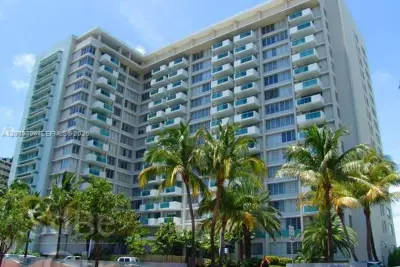 1200 West Ave #830, Miami Beach: photo 1 of 9
