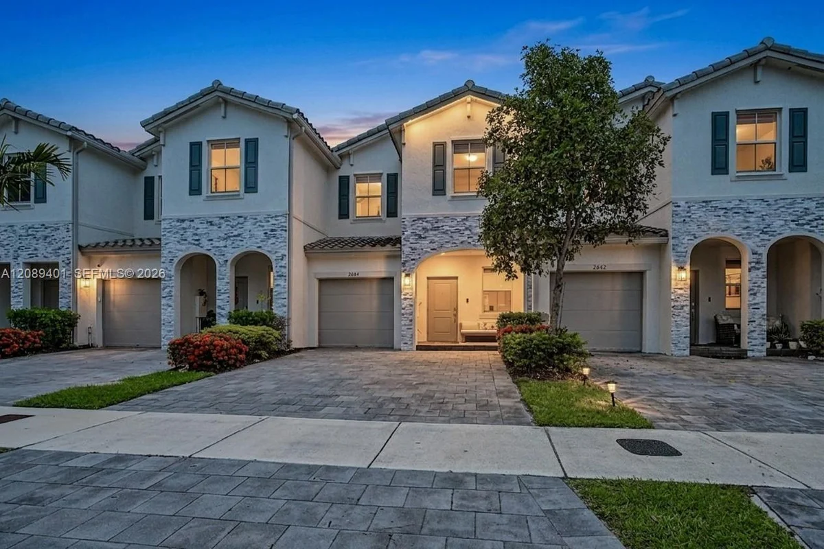 2644 SE 13th St, Homestead: photo 1 of 24
