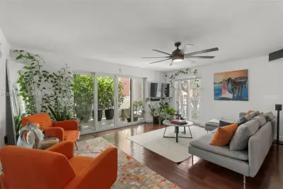 1005 8th St #206, Miami Beach: photo 1 of 19