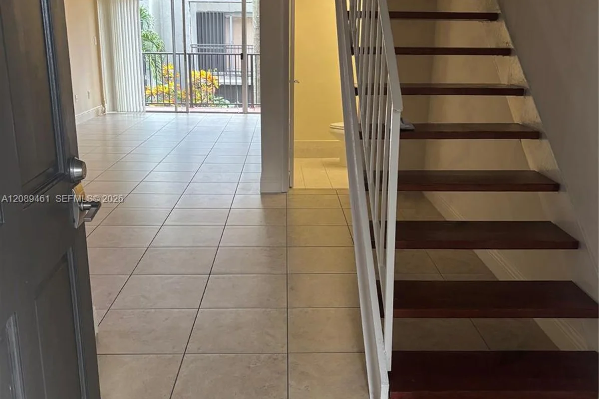 220 NW 87th Ave #K210, Miami: photo 1 of 5