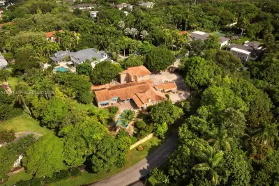 4820 SW 82nd St, Miami: photo 1 of 5