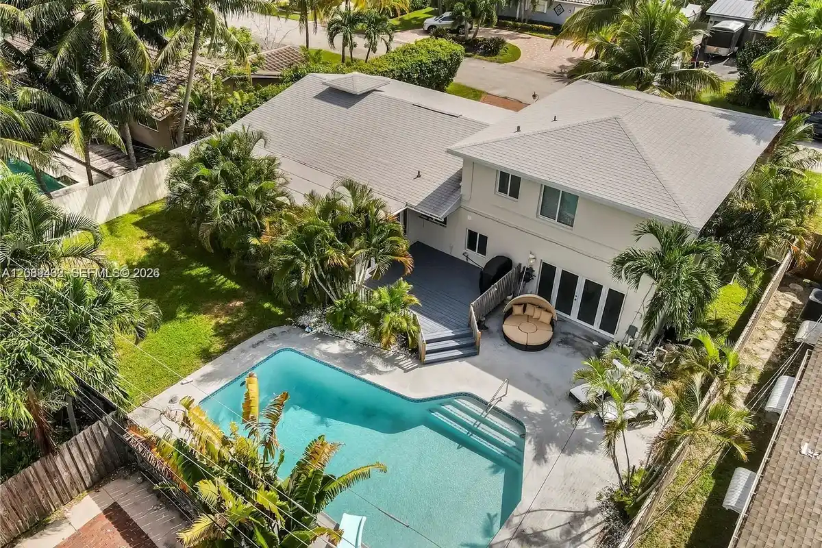 5211 NE 17th Ave, Fort Lauderdale: photo 1 of 43