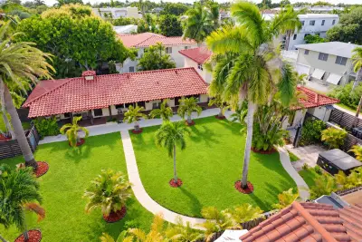 2625 NE 13th Ct #1, Fort Lauderdale: photo 1 of 14