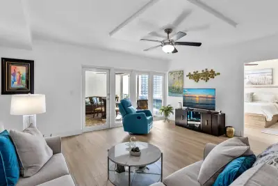 3300 NE 36th St #912, Fort Lauderdale: photo 1 of 55