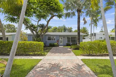 1422 Coolidge St, Hollywood: photo 1 of 43