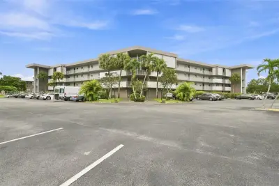 2800 NW 47th Ter #206B, Lauderdale Lakes: photo 1 of 39