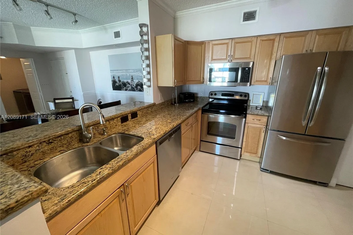 17100 N Bay Rd #1816, Sunny Isles Beach: photo 1 of 39