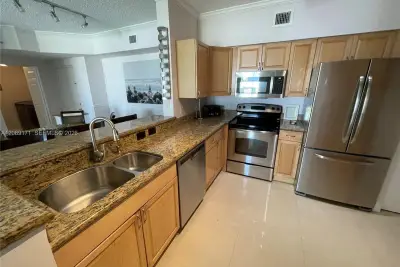 17100 N Bay Rd #1816, Sunny Isles Beach: photo 1 of 39