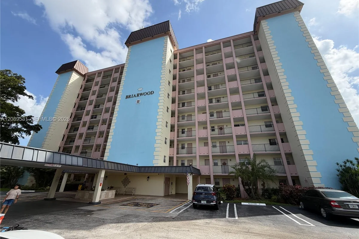 3575 Broken Woods Dr #404, Coral Springs: photo 1 of 26