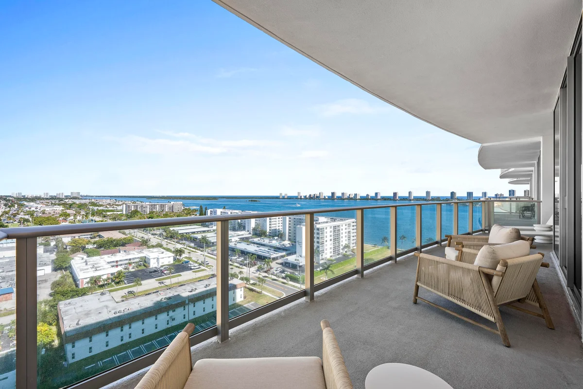 220 Lake Shore Dr #1413, Lake Park: photo 1 of 34