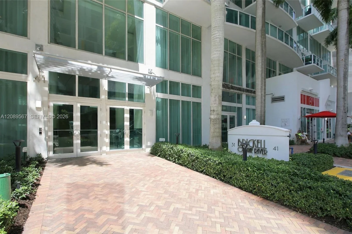 41 SE 5th St #710, Miami: photo 1 of 27