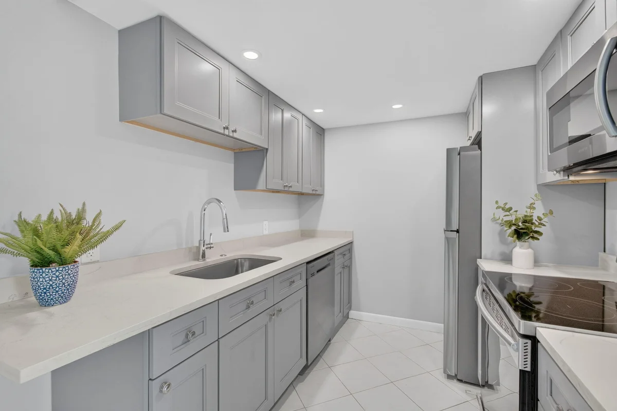 1055 Ainslie D Dr, Boca Raton: photo 1 of 97