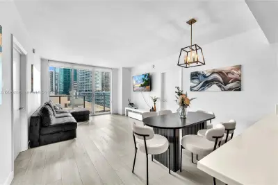 500 Brickell Ave #1605, Miami: photo 1 of 30