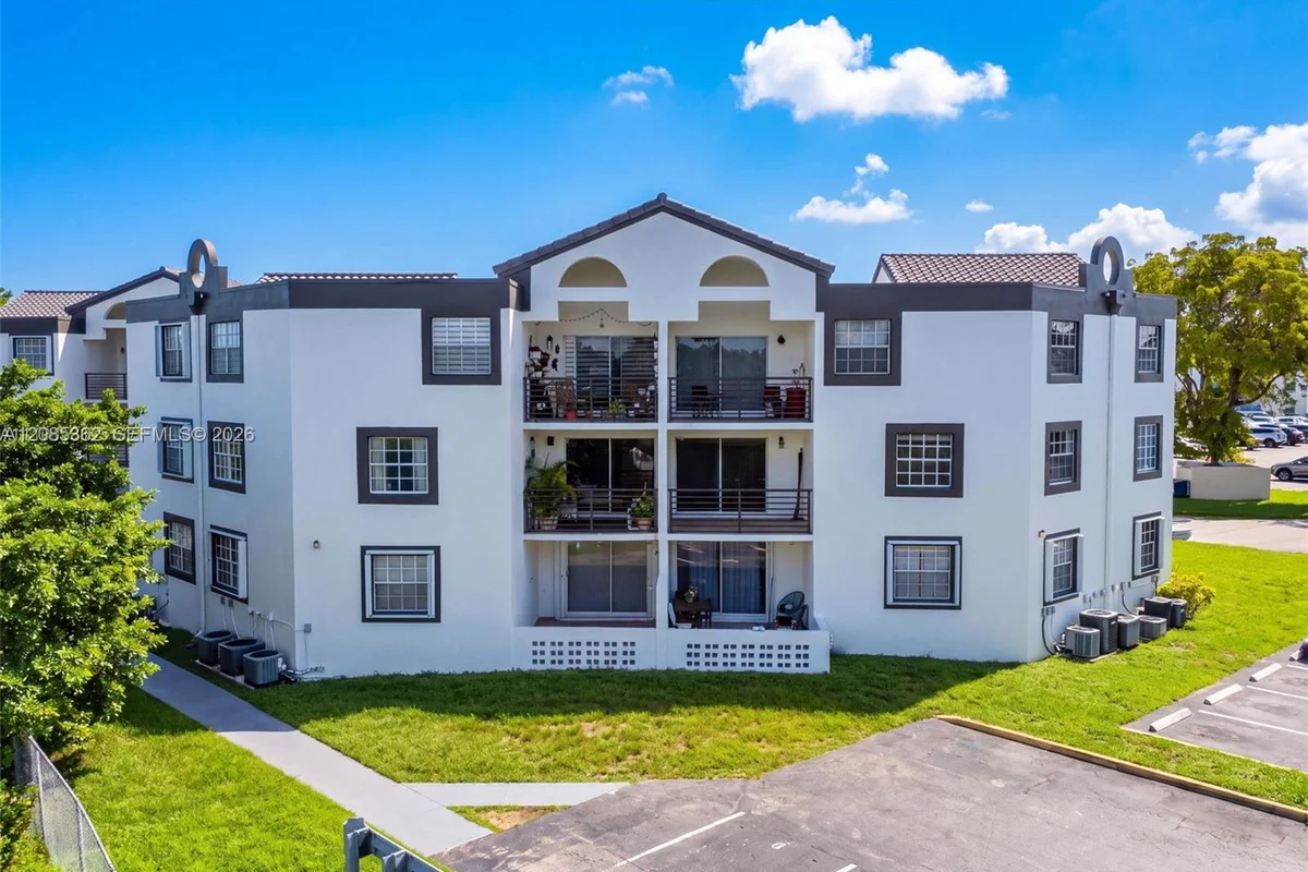 9735 Fontainebleau Blvd #G303, Miami: photo 1 of 32